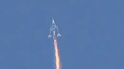 Fliegen diese Stars wirklich ins Weltall? - Foto: PATRICK T. FALLON/AFP via Getty Images