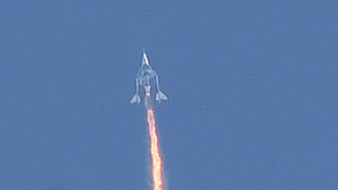 Fliegen diese Stars wirklich ins Weltall? - Foto: PATRICK T. FALLON/AFP via Getty Images