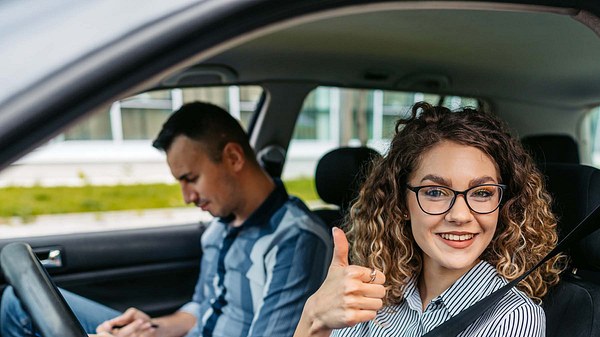 Führerschein Auto kosten - Foto: iStock-urbazon