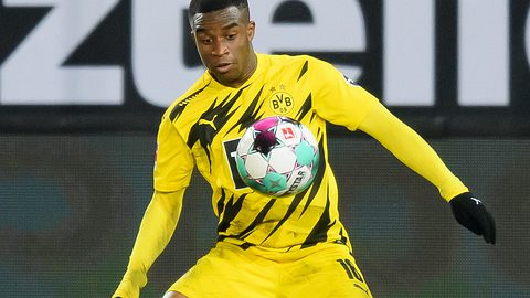 Das Wunderkind Youssoufa Moukoko von Borussia Dortmund in Action