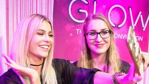 Gewinne Tickets für die Glow Convention - Foto: Instagram/glowcon