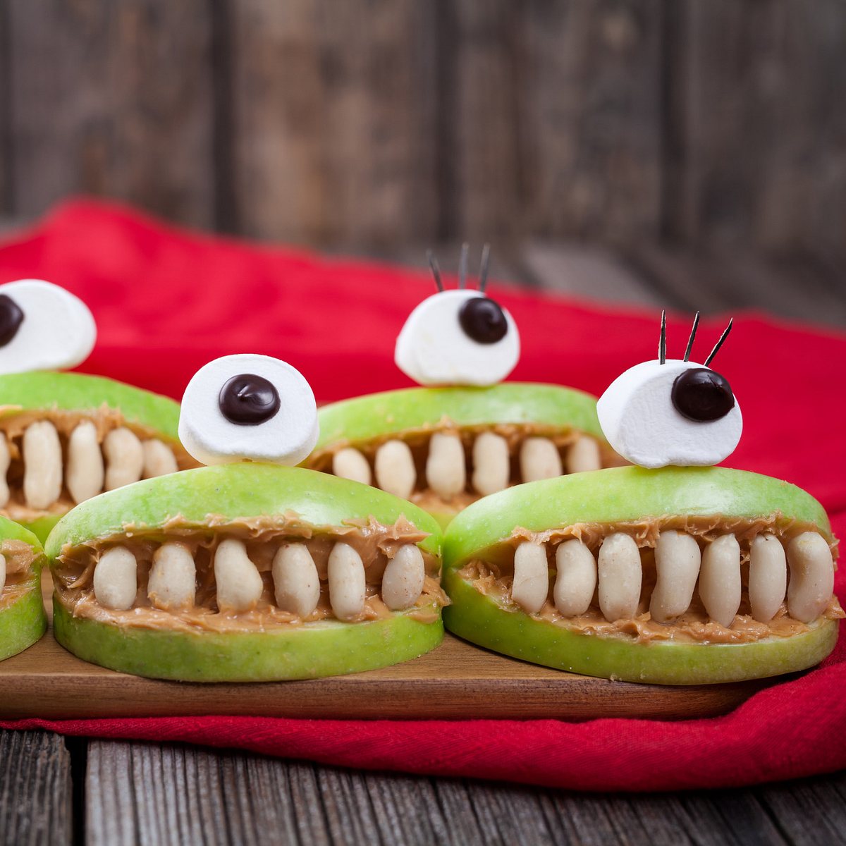 Gesund und doch creepy: Apfel-Monster!