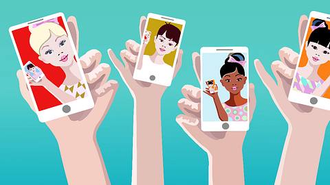 Chatten, posten, surfen? Jedes Sternzeichen nutzt sein Handy anders - Foto: Viktoriya Panasenko / shutterstock.com