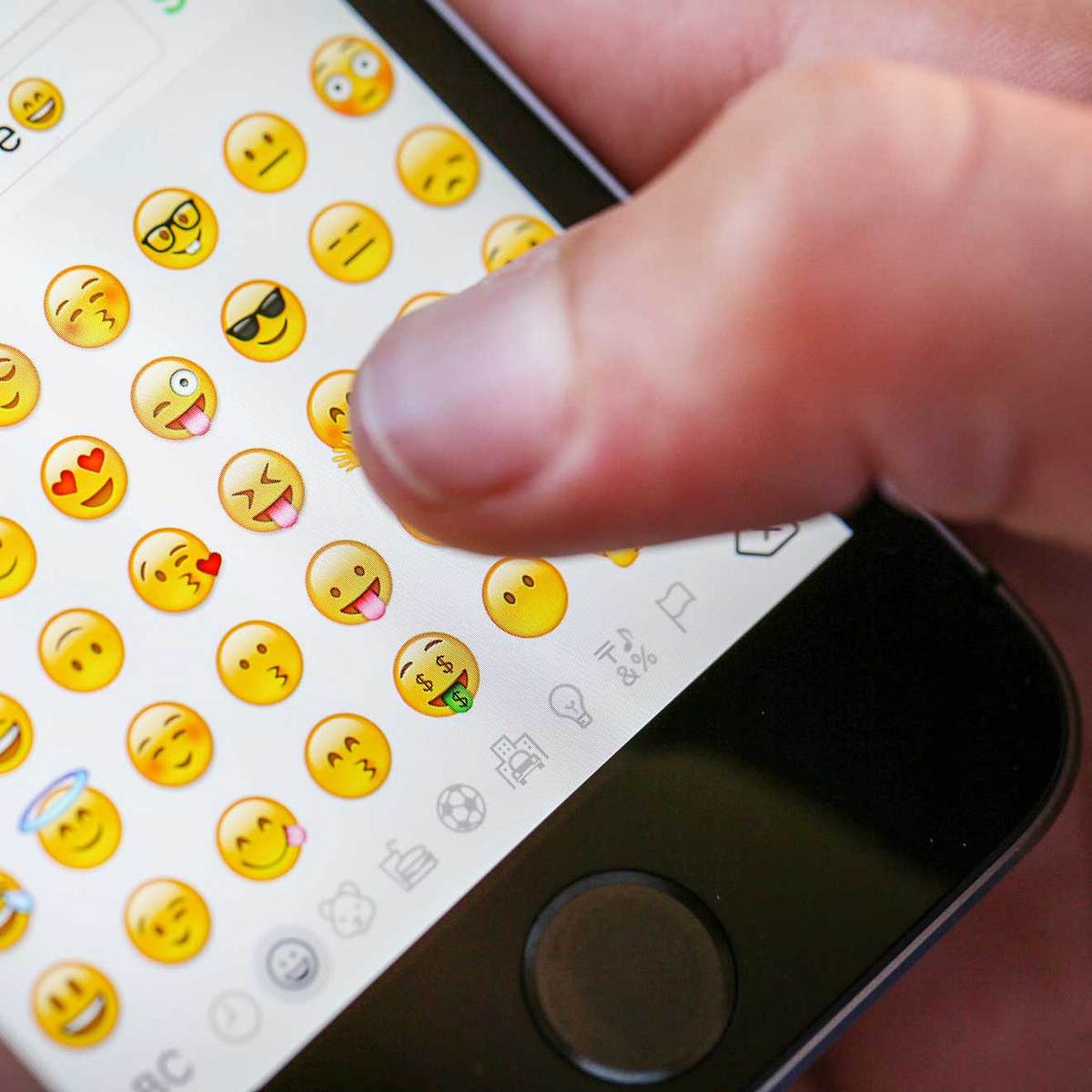 Handy-Update: Designer JI Lee entwirft Corona-Emojis