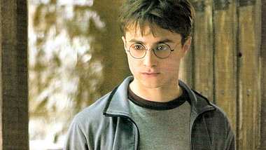 Harry Potter-Star Daniel Radcliffe kann es nicht fassen! - Foto: IMAGO / Everett Collection
