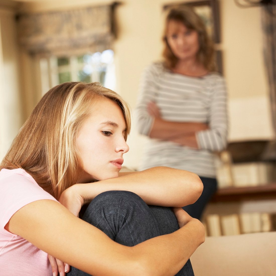 Hausarrest: Viele Jugendliche fühlen sich von ihren Eltern ungerecht behandelt!