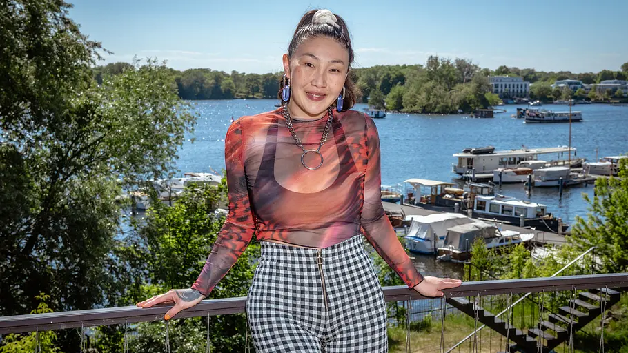 Hee Soo aka Janni Hee Soo aka Janni