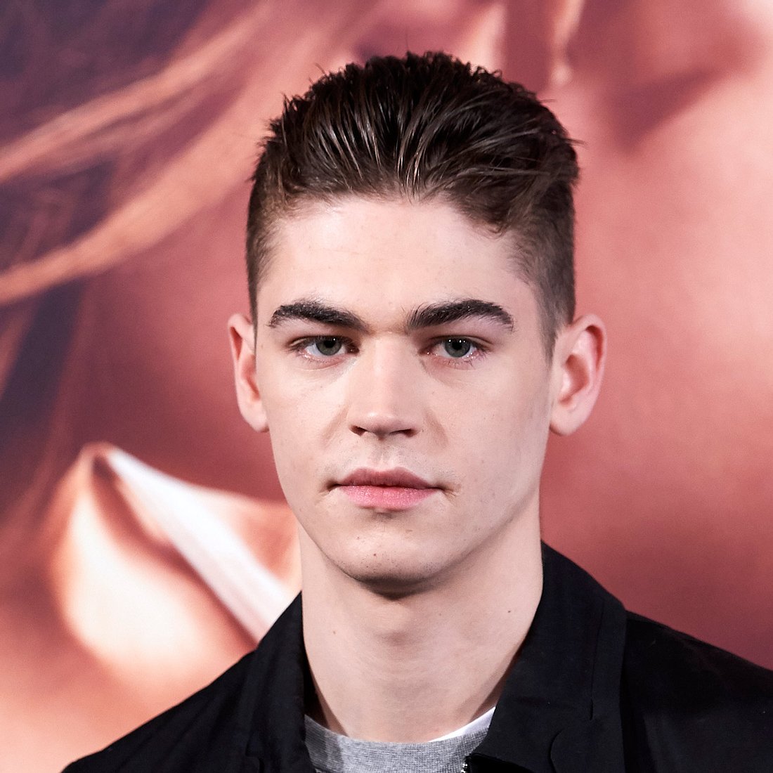 “After”Star Hero FiennesTiffin Das hat ihn so richtig geschockt BRAVO