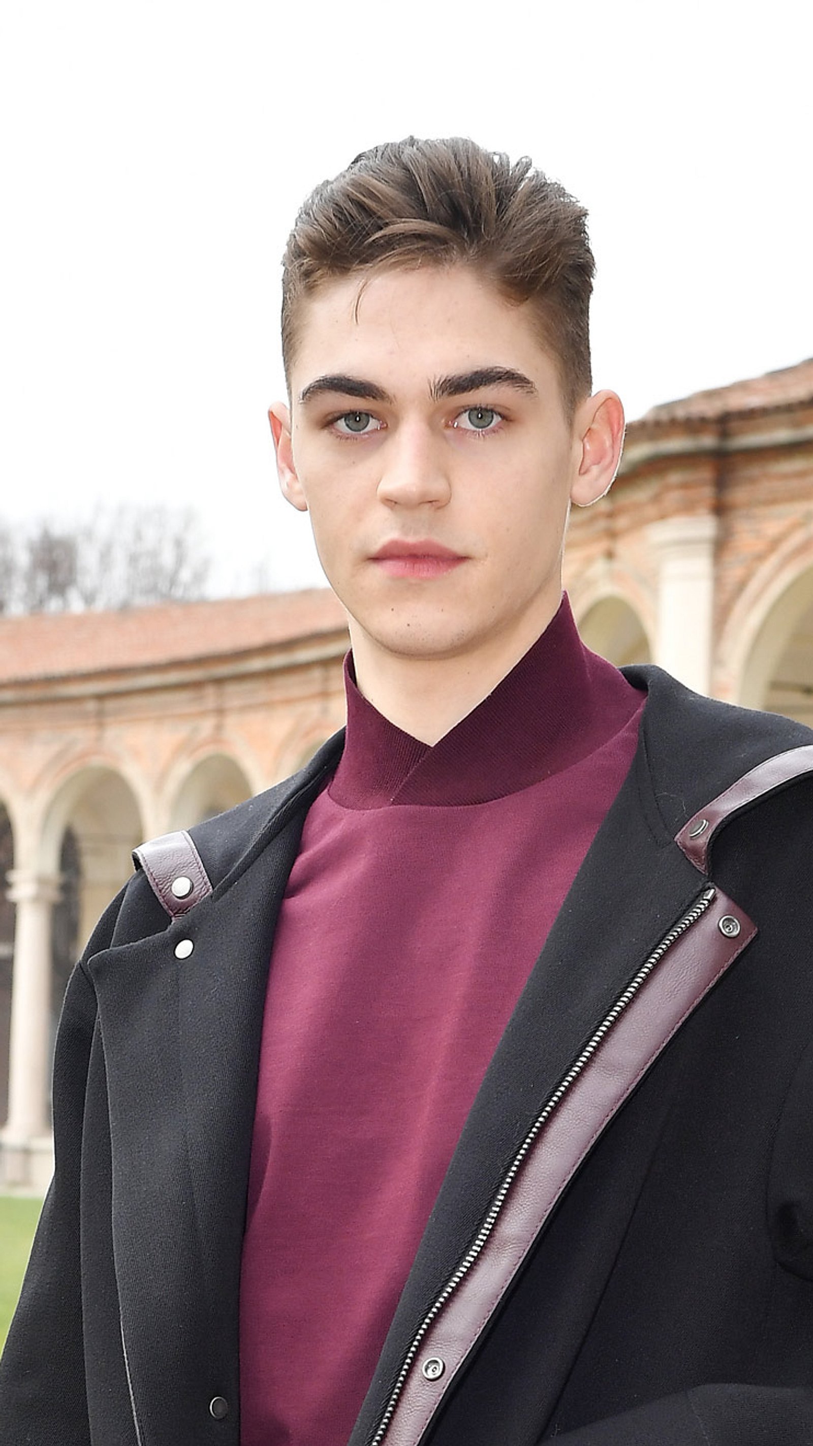 10 Fakten über “After”-Star Hero Fiennes-Tiffin | BRAVO