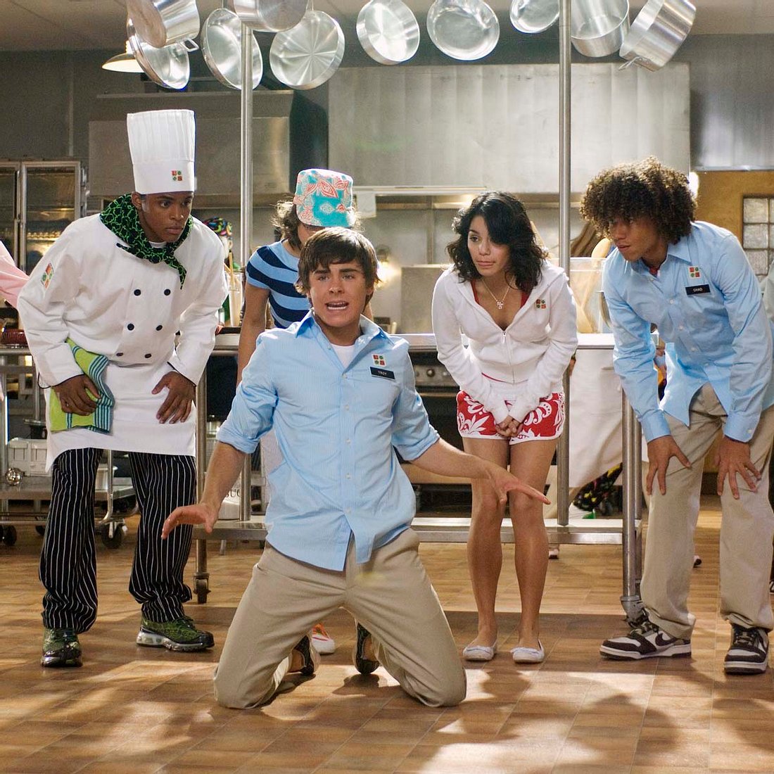 „High School Musical“: 10 Dinge die total unrealistisch sind! -Schulgebäude