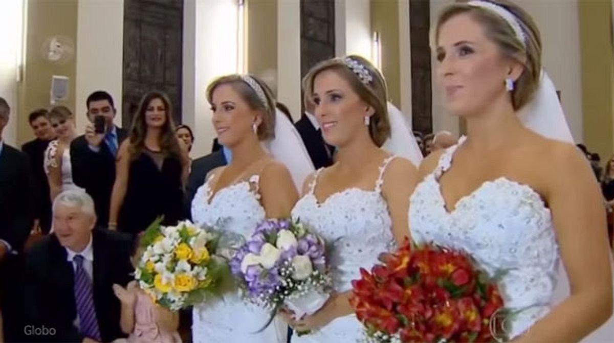 Video: Diese Drillinge heiraten gleichzeitig (im gleichen Kleid)!