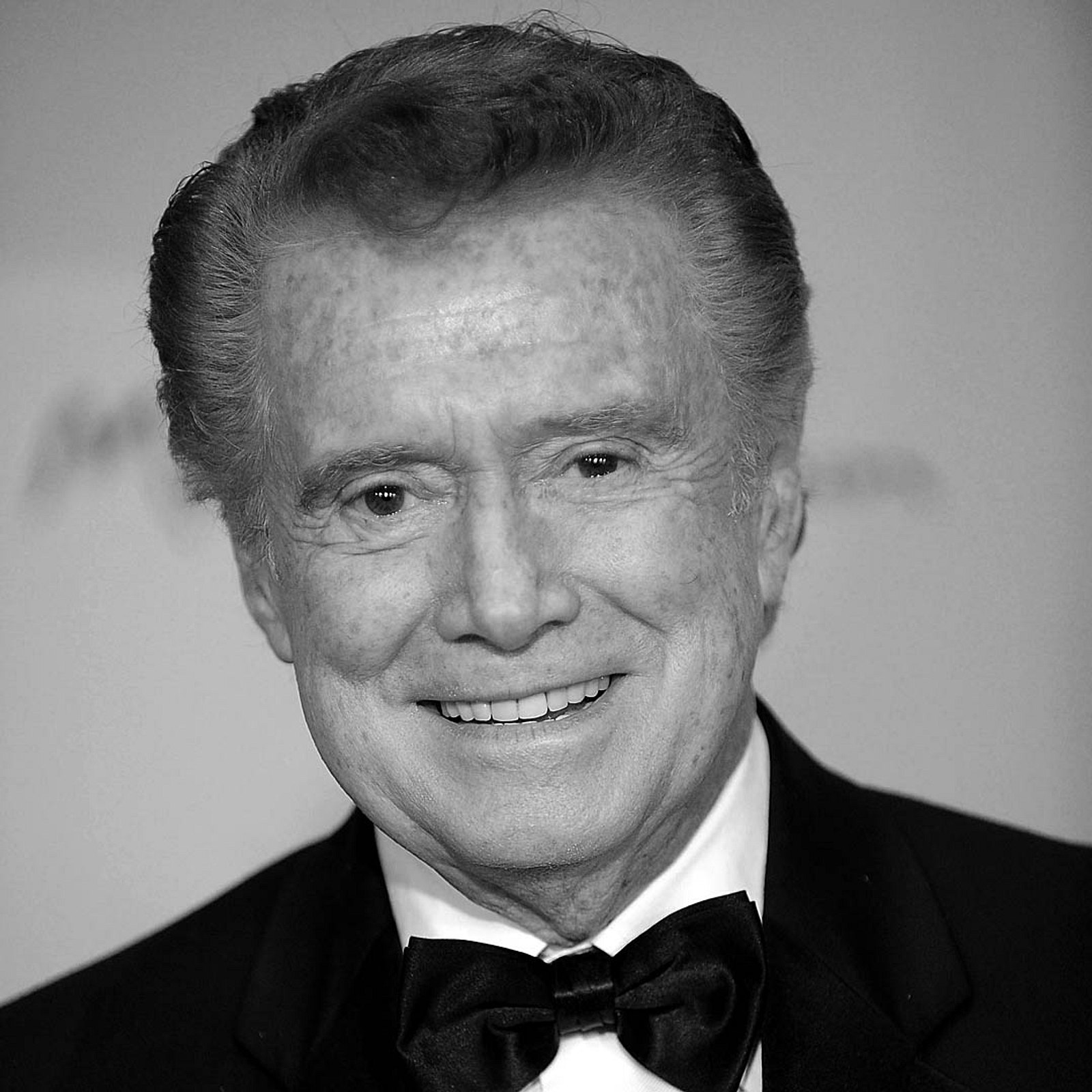 Verstorbene „How I Met Your Mother”Stars Regis Philbin „How I Met Your Mother“ Stars, die