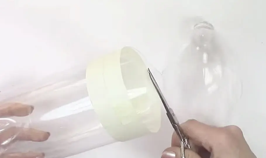 Armreifen aus Plastikflaschen