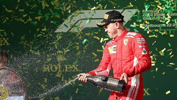Vettel triumphiert in Australien - Foto: Imago/DeFogi