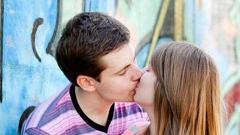 Ist Knutschen schon Fremdgehen? - Foto: iStock