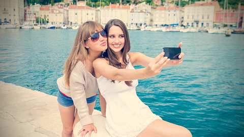Manchmal dauert das perfekte Selfie... - Foto: iStock