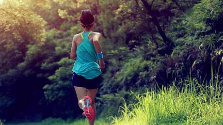 Darum solltest du beim Joggen eine Socke dabei haben! - Foto: Instagram: lzf