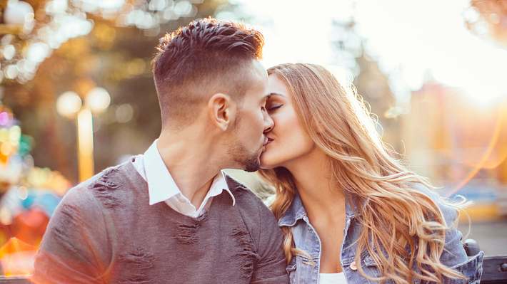 Na, wie küsst Du am liebsten? - Foto: iStock