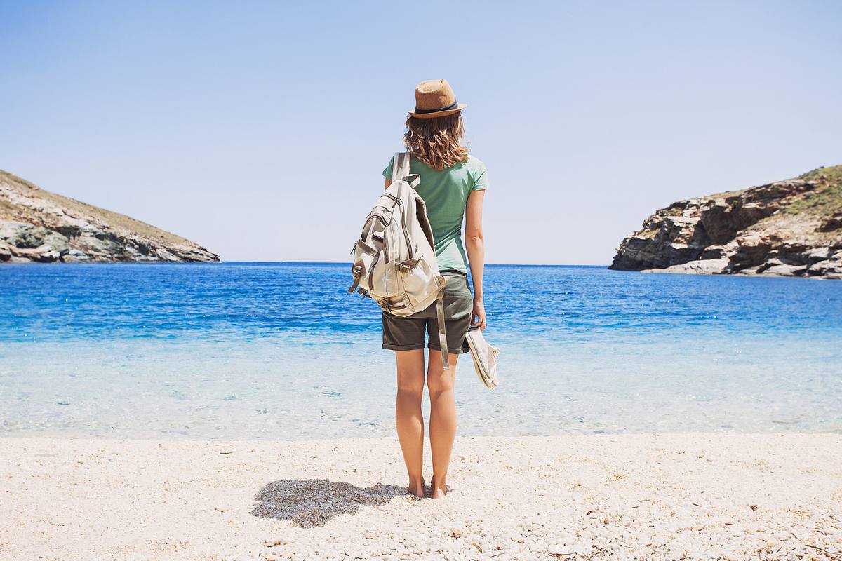 Backpacker am Strand