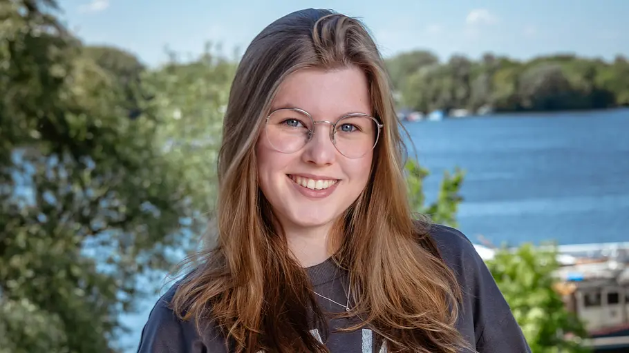 Jeanne Zeitler aka Sina Jeanne Zeitler aka Sina