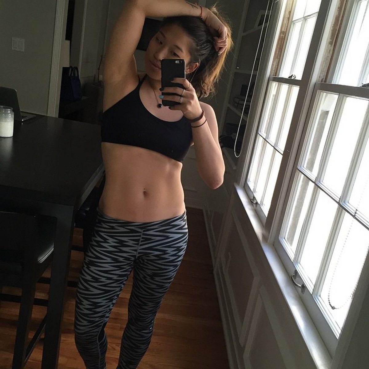 Jenna Ushkowitz trainiert sich Sixpack an!