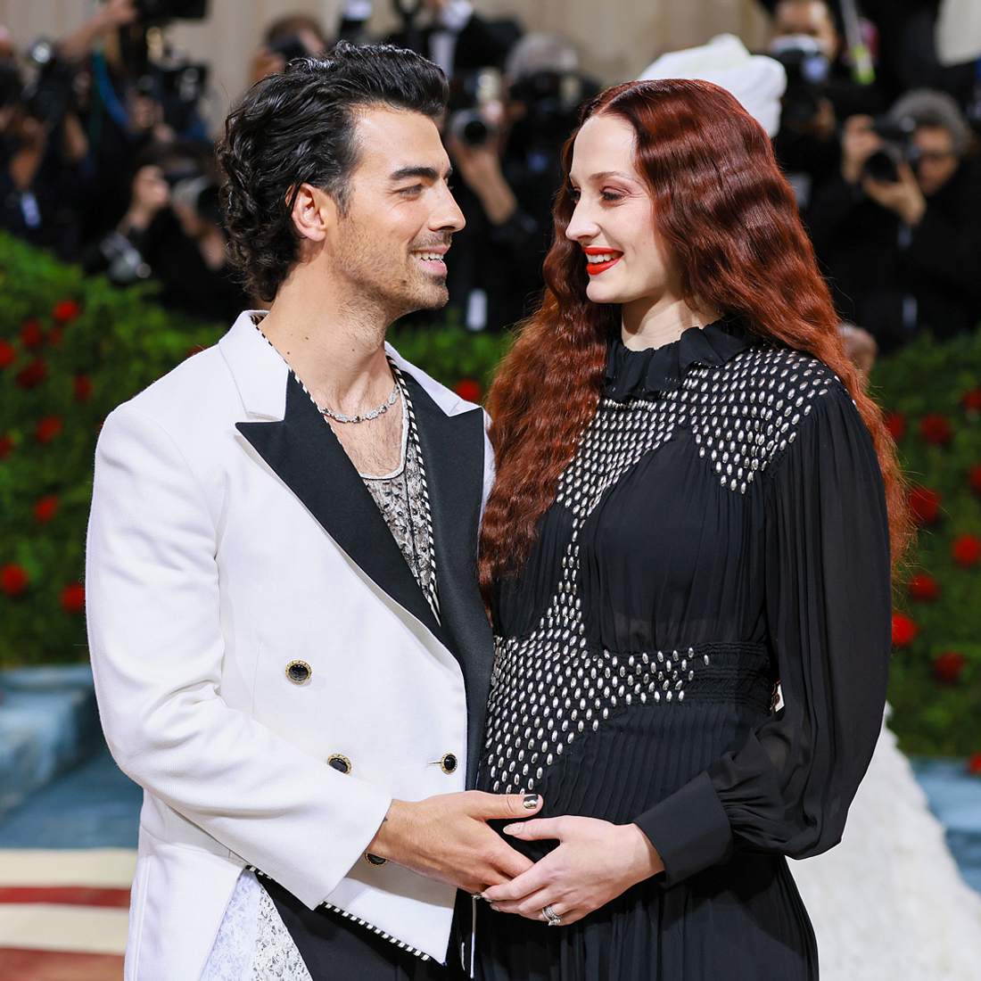 Joe Jonas & Sophie Turner: Namensgeheimnis um neugeborene Tochter erklärt