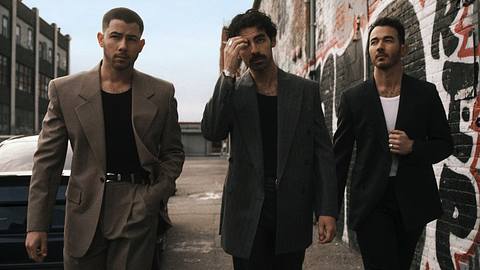 Jonas Brothers: Alle Infos zu ihrem neuen Album Greetings From Your Hometown - Foto: Universal Music