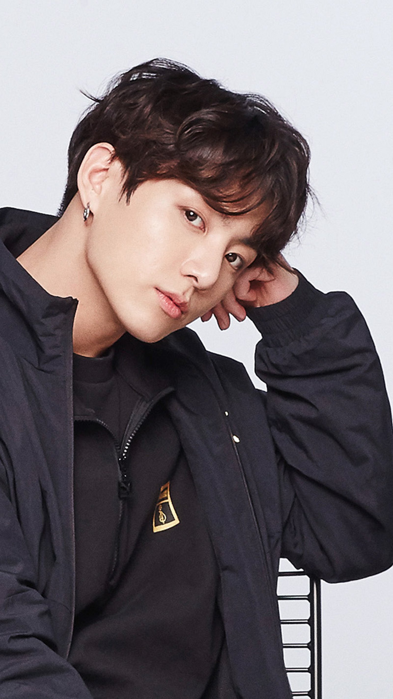 BTS: Jungkook Schon wieder verletzt | BRAVO