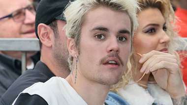 Justin Bieber: In pinkem Schlabber-Look in die Kirche - Foto: 2020 Getty Images