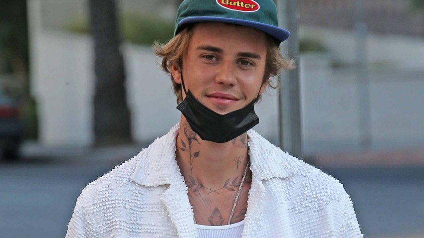 Justin Bieber hat mit seinen 27 Jahren schon einiges durchgemacht. Jetzt erklärt er, wie es zu seinem Absturz kam - Foto: MEGA / getty images