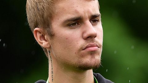Justin Bieber ist alles andere als happy... - Foto: Getty Images