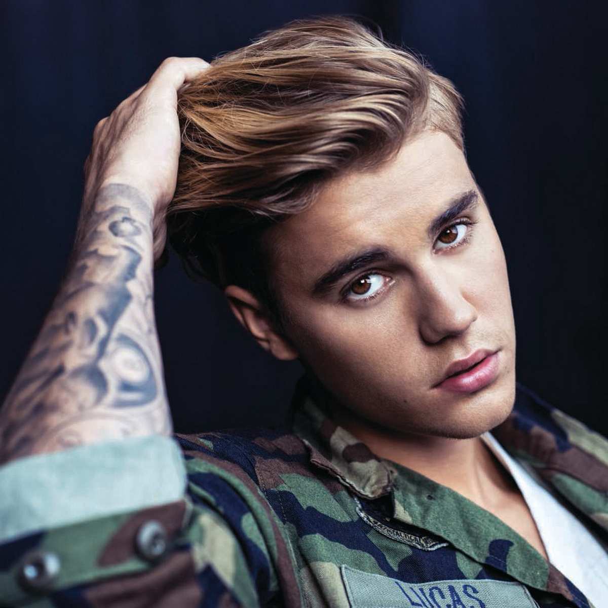 Justin Bieber kann sich nicht entscheiden, welche Frisur er als nächstes ausprobieren soll