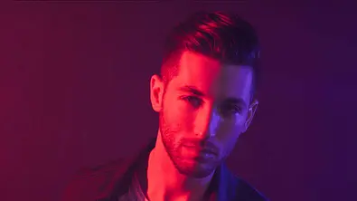 Stargazing-Star Justin Jesso verrät: Das macht K-Pop Songs so besonders - Foto: Sony Music