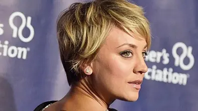 Kaley Cuoco hat ihr Hochzeits-Tattoo überstechen lassen! - Foto: Instagram/kaleycuoco