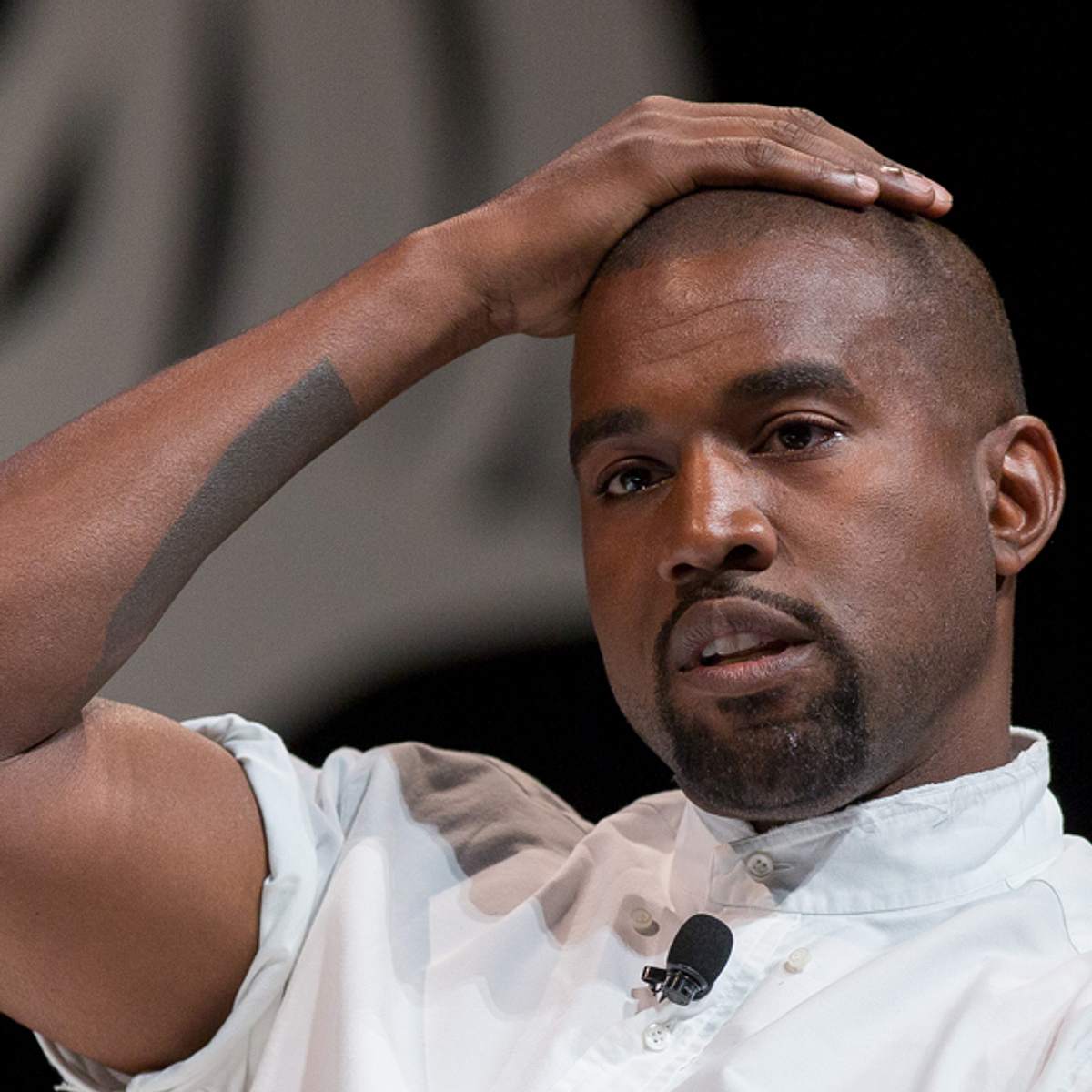 Kanye West wurde wegen starken Kopfschmerzen eingeliefert