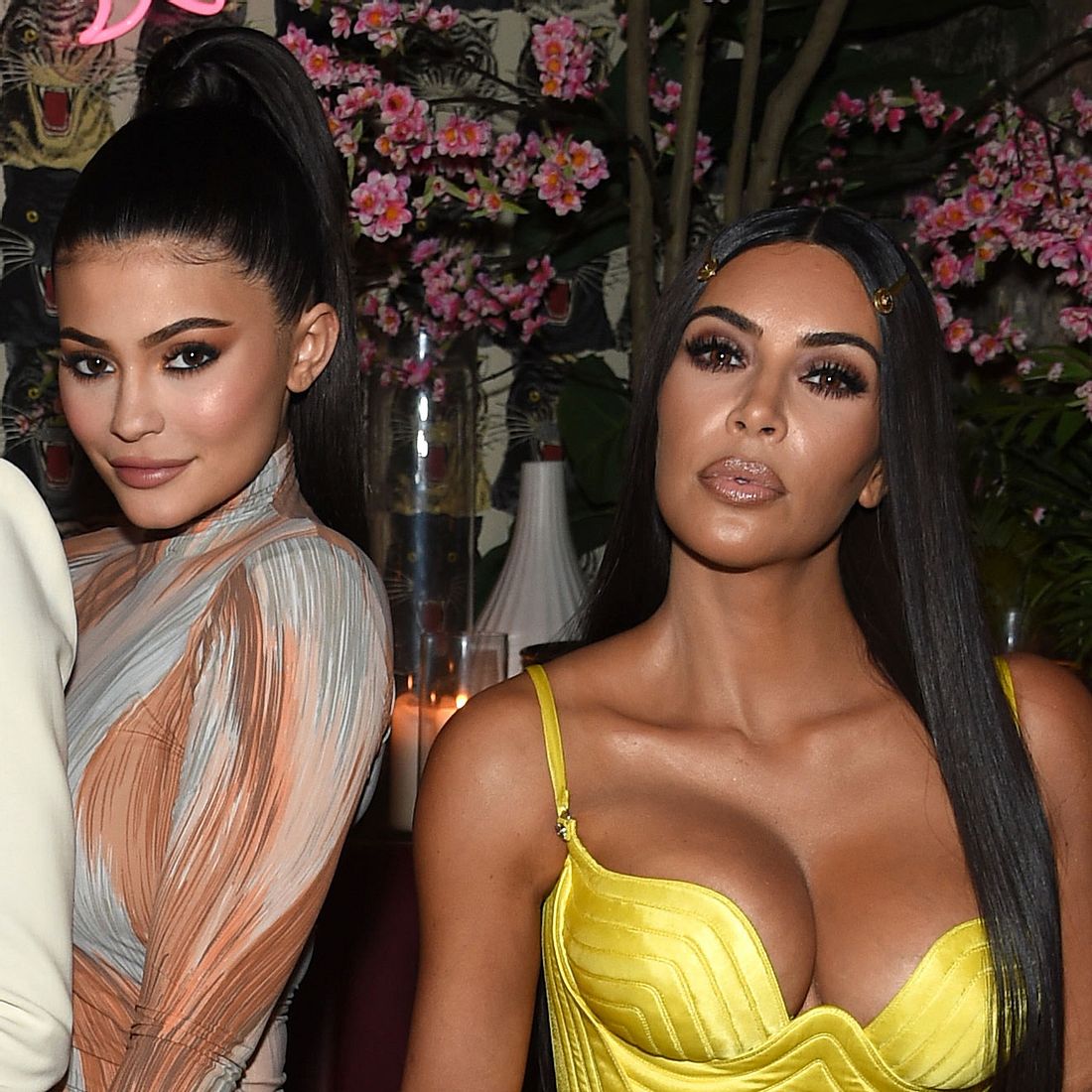 Kim Kardashian ist froh, dass Kylie Jenner auch gerade ein Kind bekommen hat