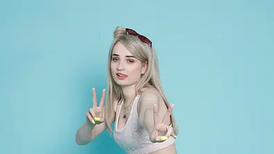 Kim Petras: Madelaine Petsch, Demi Lovato und Co. supporten deutsche Durchstarterin - Foto: BRAVO / K. Weber