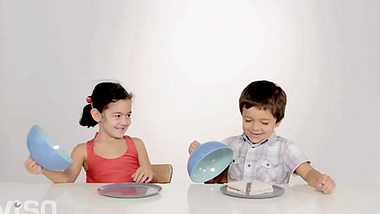 Kinder zeigen: Teilen ist ganz einfach - Foto: VISO Give/Youtube