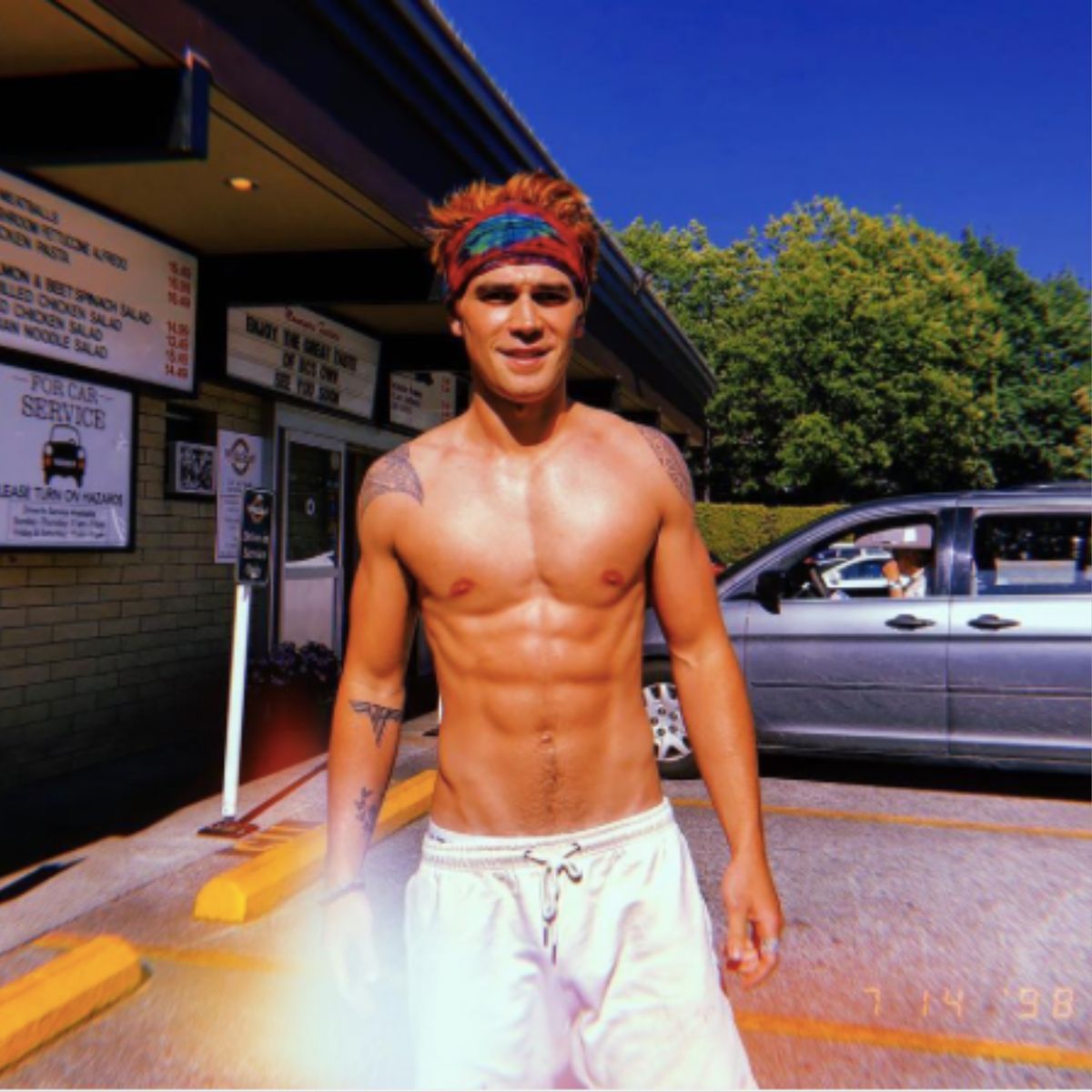 KJ_Apa_Tattoos_Biene