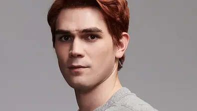 KJ Apa vergleicht Riverdale-Rolle mit Gefängnis - Foto: Netflix