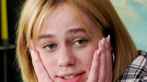 Lisa kann nicht glauben, dass sie ihren leiblichen Vater kennenlernen wird! - Foto: RTLZWEI / PR