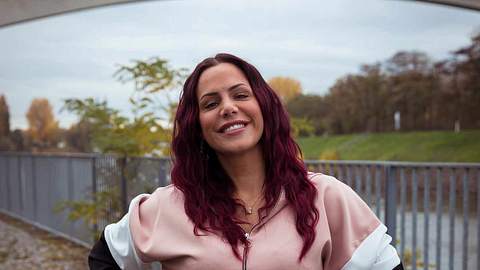 Köln 50667 Sophia: Wie kann man eine Shoppingsucht bekämpfen? - Foto: RTLZWEI / Per Florian Appelgren