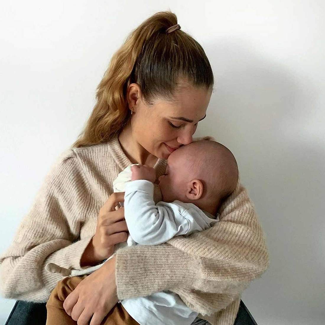 Babyalarm und Mutterglück: Nina Noel teilt ihr ganzes Leben via Instagram. Nun soll auch der Nachwuchs zum Social-Media-Star werden!