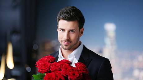 Leonard Freier ist der neue Bachelor! - Foto: RTL / Stefan Gregorowius