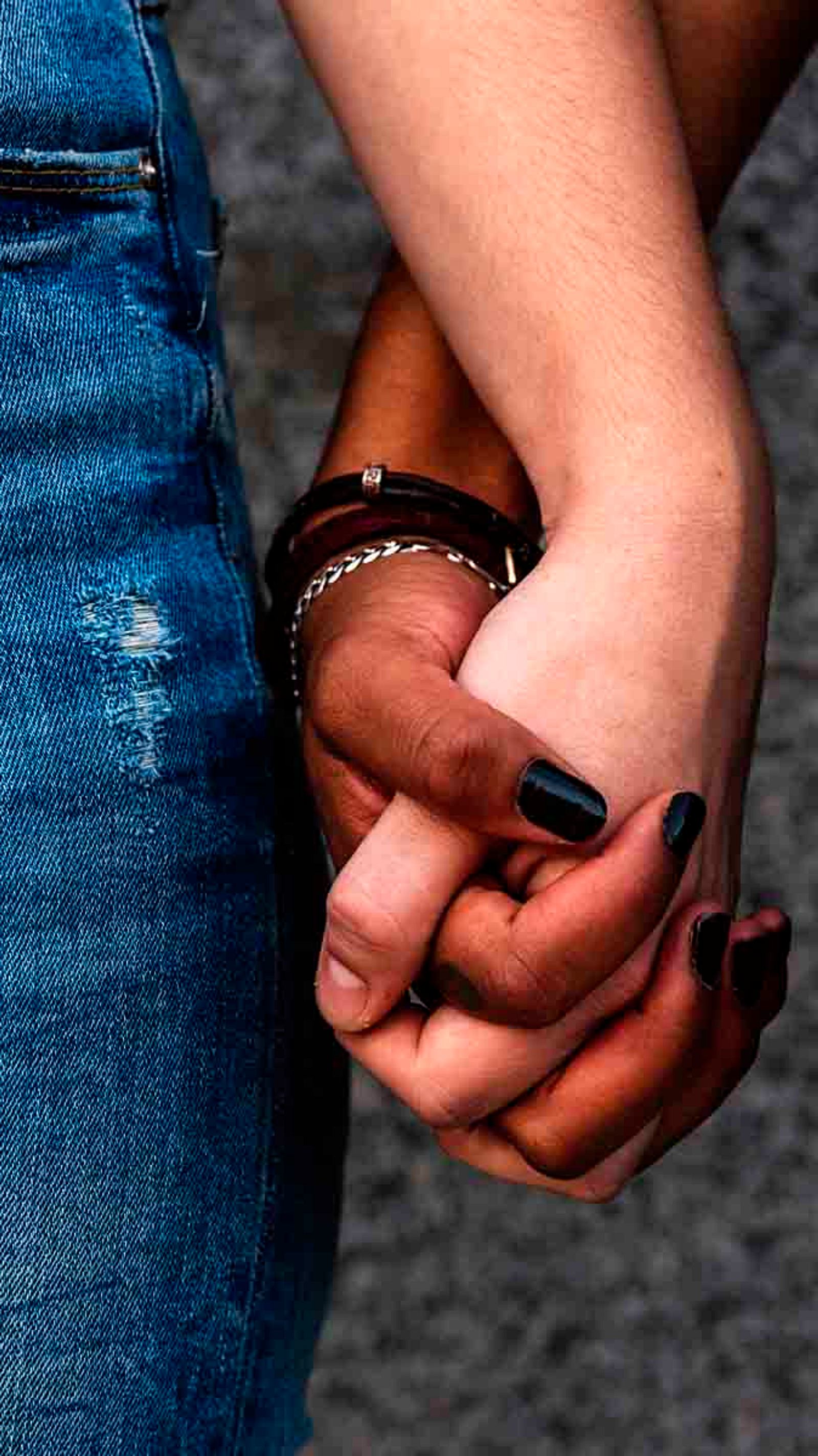 lespen befriedigen sich Lesbischer Sex: Lesbische Liebe | Erster lesbischer Sex: Acht Tipps!