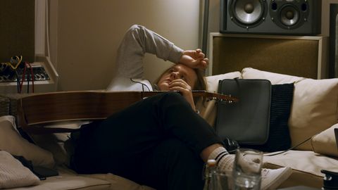 Lewis Capaldi schockt Fans: Muss er seine Karriere beenden? - Foto: Netflix