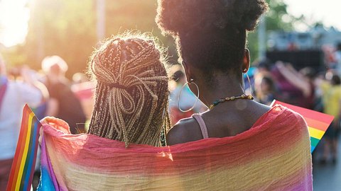 LGBTQ+-Community stolz auf diese Kindersendung - Foto: Mixmike/iStockphoto