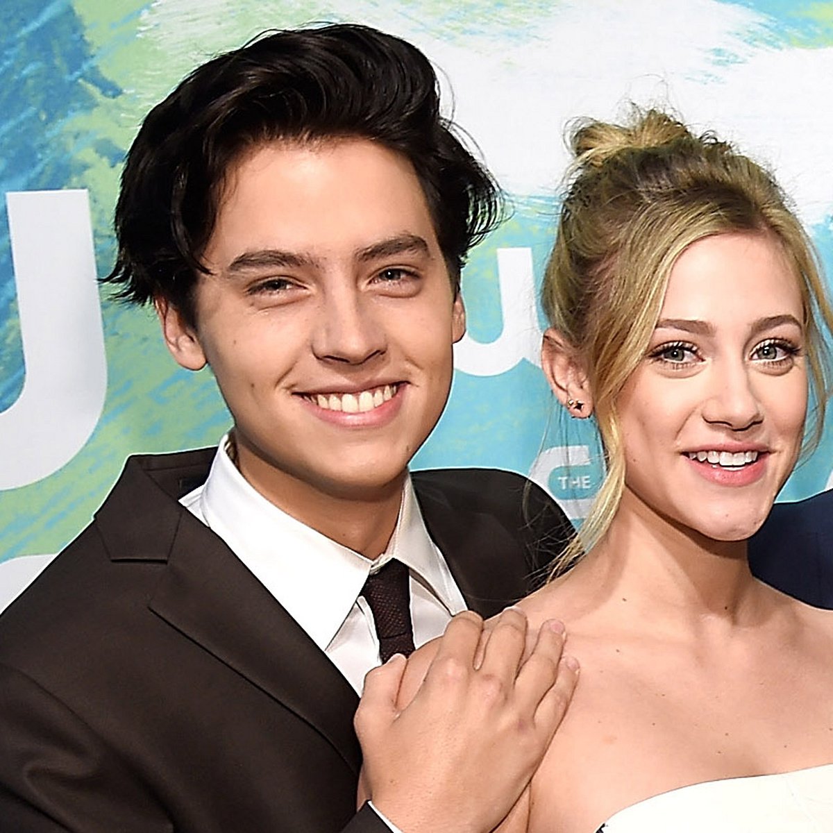 Die Riverdale-Stars Lili Reinhart und Cole Sprouse sind ein Paar