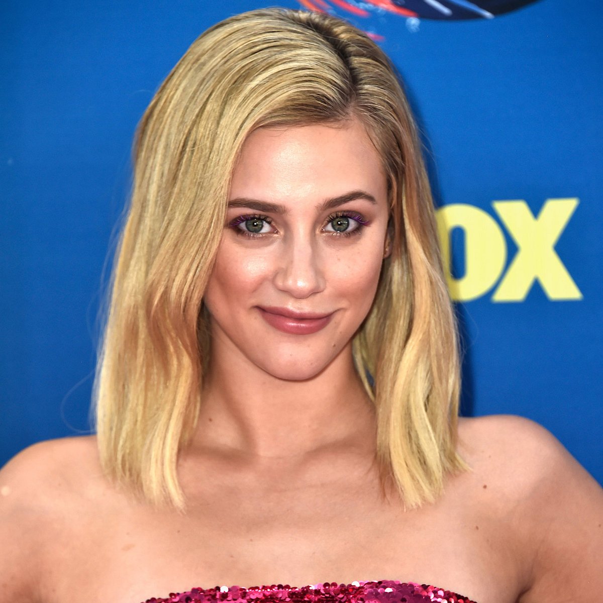 Lili Reinhart ist mit ihrem Riverdale-Kollegen Cole Sprouse zusammen