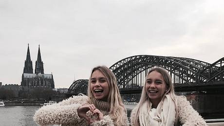 Lisa und Lena sind Botschafterinnen der neuen Instagram-Features! - Foto: Instagram / lisaandlena